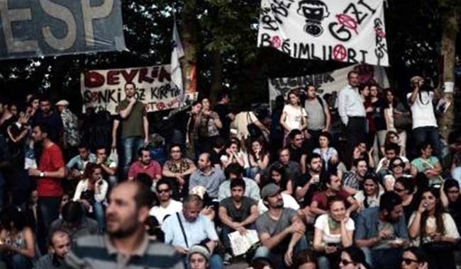 Διαδηλωτές κατά του Ερντογάν