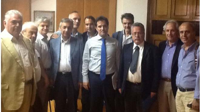 Αδωνις φαρμακοποιοί