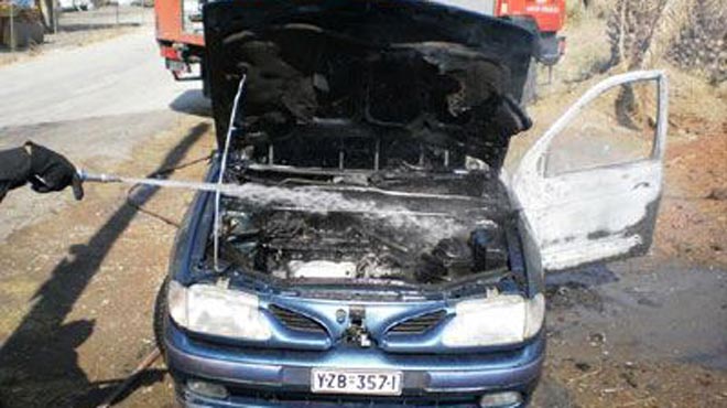 Φλεγόμενο αμάξι