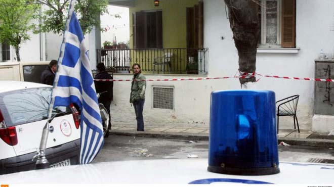 Περιπολικό έξω από το σπίτι της διαβολικής μητέρας