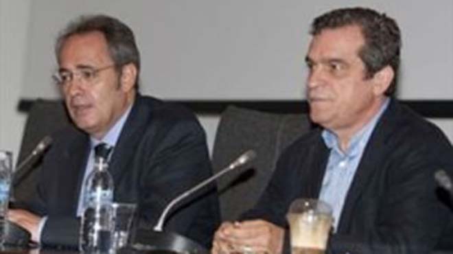 χαστουκι καρφιτσα