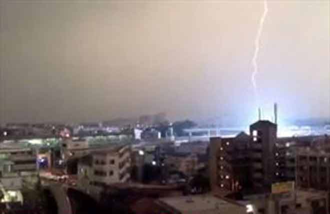 Ιαπωνία κεραυνός