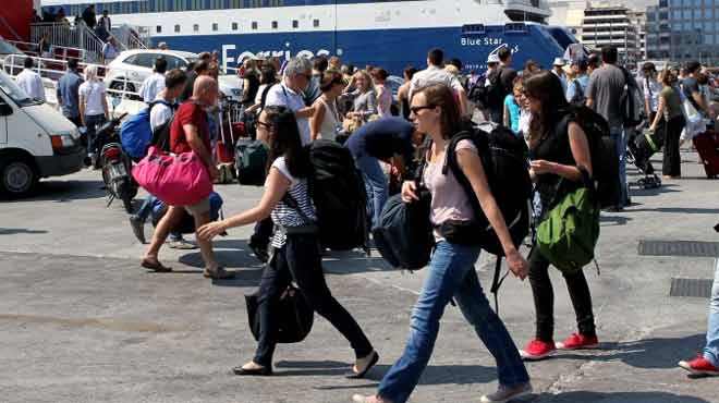 Κόσμος στον Πειραιά