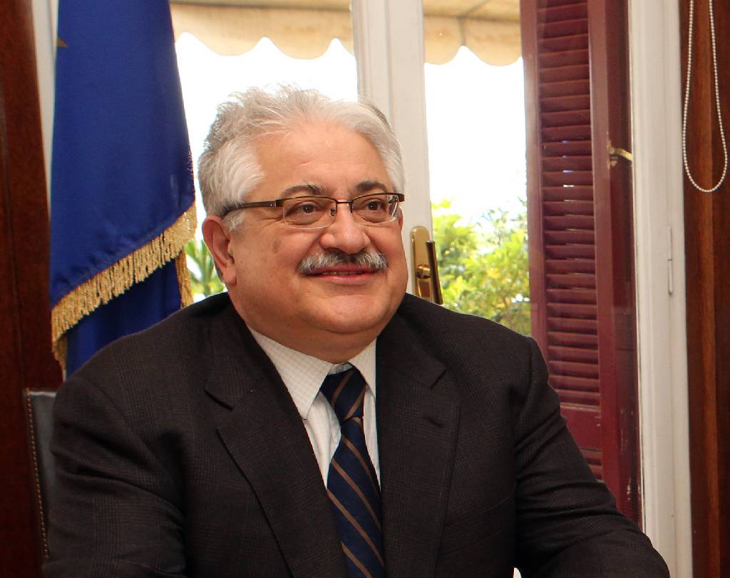 Κώστας Τζαβάρας