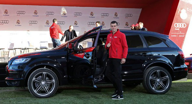 Μπέιλ με Audi