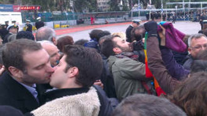Φιλί ομοφυλοφίλων