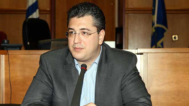 Απόστολος Τζιτζικώστας