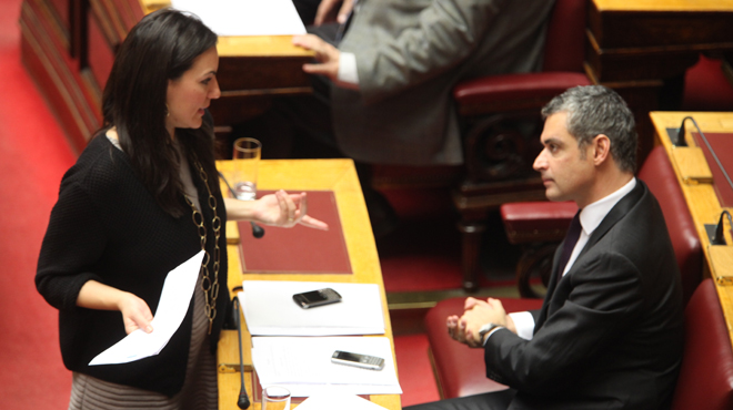 Συμμαχία Άρη Σπηλιωτόπουλου και Όλγας Κεφαλογιάννη Με την υπουργό Τουρισμού συναντήθηκε σήμερα το πρωί ο υποψήφιος Δήμαρχος Αθηναίων Με την υπουργό Τουρισμού κα Όλγα Κεφαλογιάννη συναντήθηκε σήμερα το πρωί ο υποψήφιος Δήμαρχος Αθηναίων Άρης Σπηλιωτόπουλος. Την συνάντηση απασχόλησαν θέματα για την τουριστική ανάπτυξη της Αθήνας, καθώς το Υπουργείο Τουρισμού προχωρά στην υλοποίηση προγραμμάτων που θα αποτελέσουν ισχυρό μοχλό ανάπτυξης για την πρωτεύουσα. Ο Άρης Σπηλιωτόπουλος, ο οποίος κατά τη θητεία του ως Υπουργός Τουρισμού έδωσε ιδιαίτερο βάρος στη προβολή της Αθήνας, υπογράμμισε ότι ο Δήμος μπορεί να παίξει κυρίαρχο ρόλο σε αυτή τη προσπάθεια. Για να πετύχουμε τους στόχους μας, είπε, εκτός από την πολιτική βούληση που είναι δεδομένη, χρειάζονται ευρύτερες συνθέσεις και σκληρή δουλειά. ΑΞΙΖΕΙ: Nα υπενθυμίσουμε ότι η Όλγα Κεφαλογιάννη εκλέγεται στην Α΄Αθήνας όπου ο Άρης Σπηλιωτόπουλος βάζει για υποψήφιος Δήμαρχος.