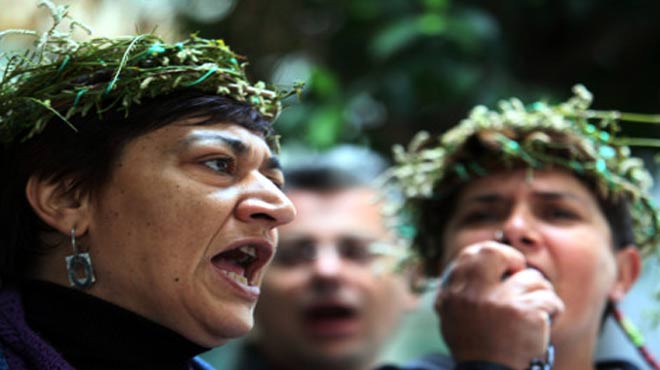 Καθαρίστριες με ακάνθινα στεφάνια