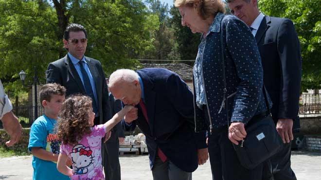 Κάρολος Παπούλιας