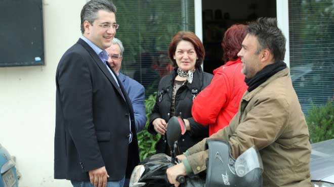 Απόστολος Τζιτζικώστας