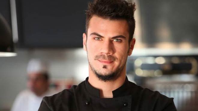 Άκης Πετρετζίκης