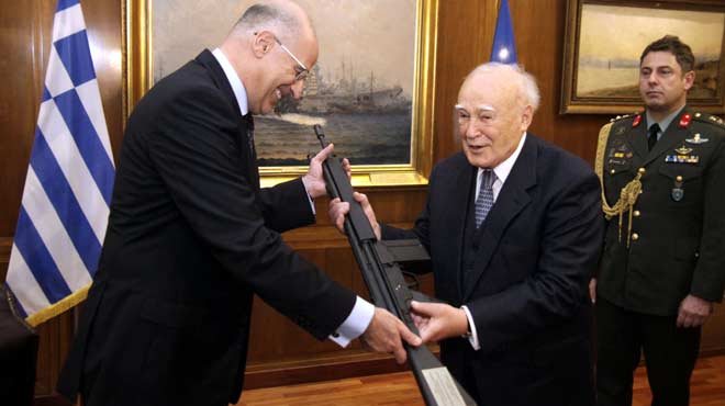 Παπούλιας Δένδιας