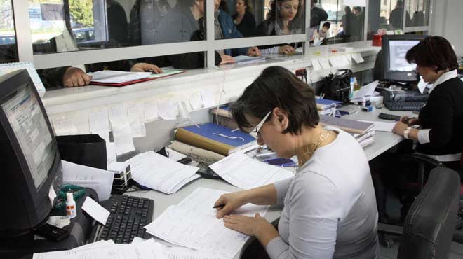 Δημόσιοι υπάλληλοι