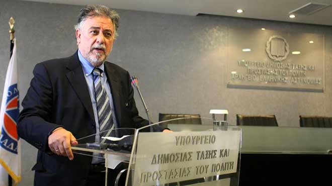 Γιάννης Πανούσης