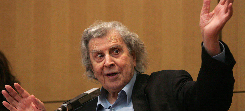Μίκης Θεοδωράκης