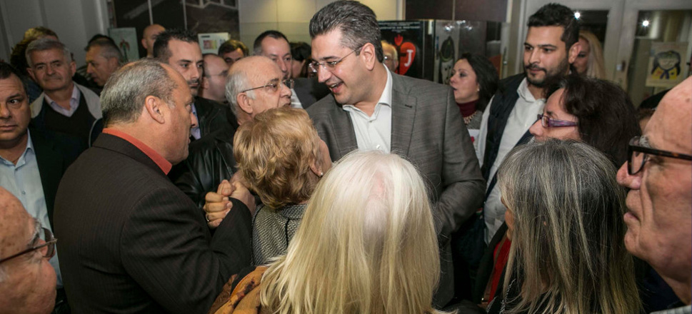 Απόστολος Τζιτζικώστας