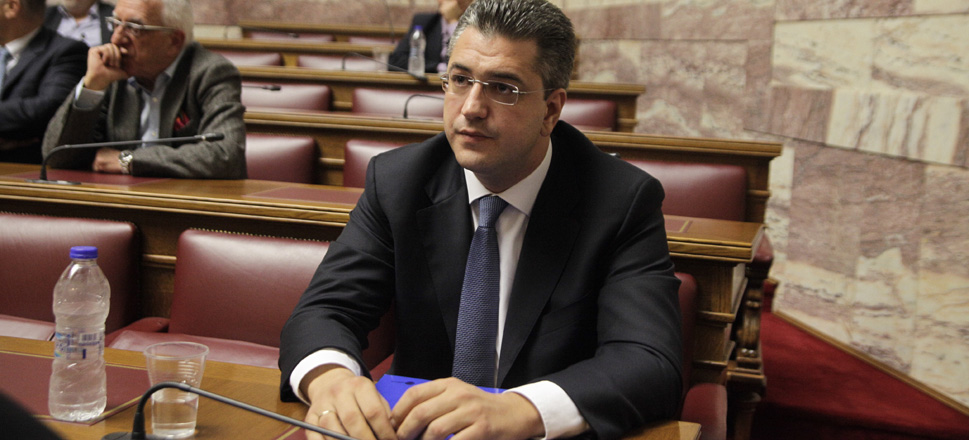 Απόστολος Τζιτζικώστας