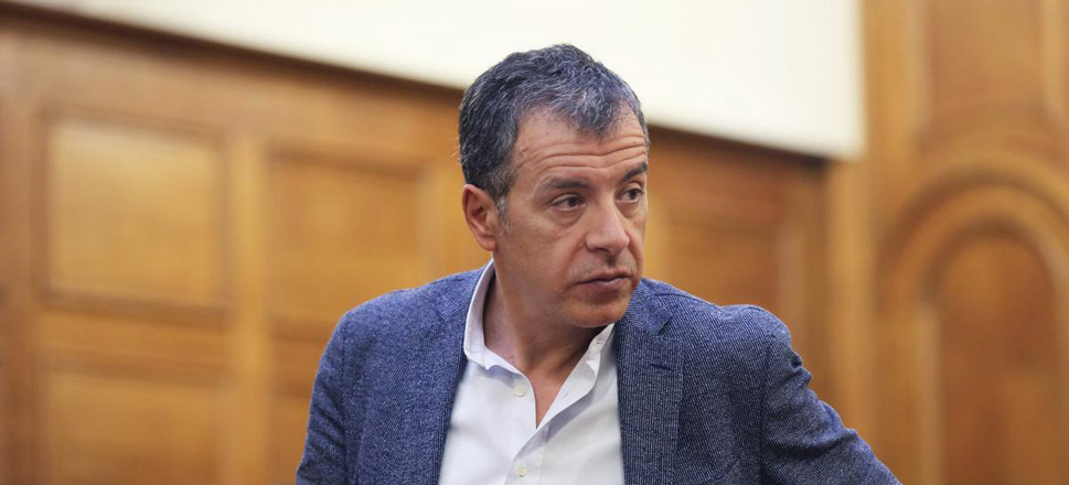 Σταύρος Θεοδωράκης