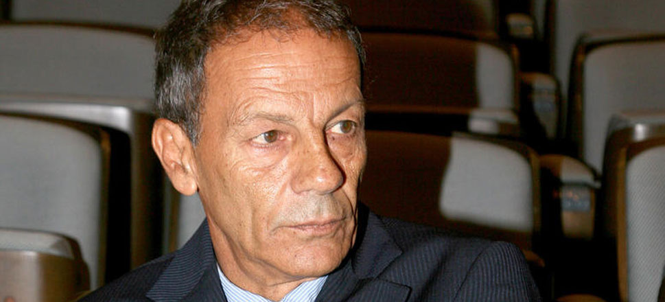 Σταύρος Ξαρχάκος