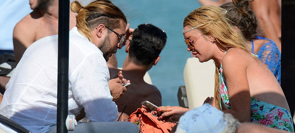 ντένης παπαγεωργίου lindsay lohan