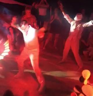 Πάνος και Φώτης Μεταξόπουλος σε ένα συγκλονιστικό ζεϊμπέκικο στο γάμο του